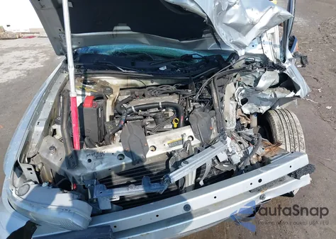 2002 Buick Century Custom z USA, uszkodzony, nr VIN 2G4WS52JX21221809